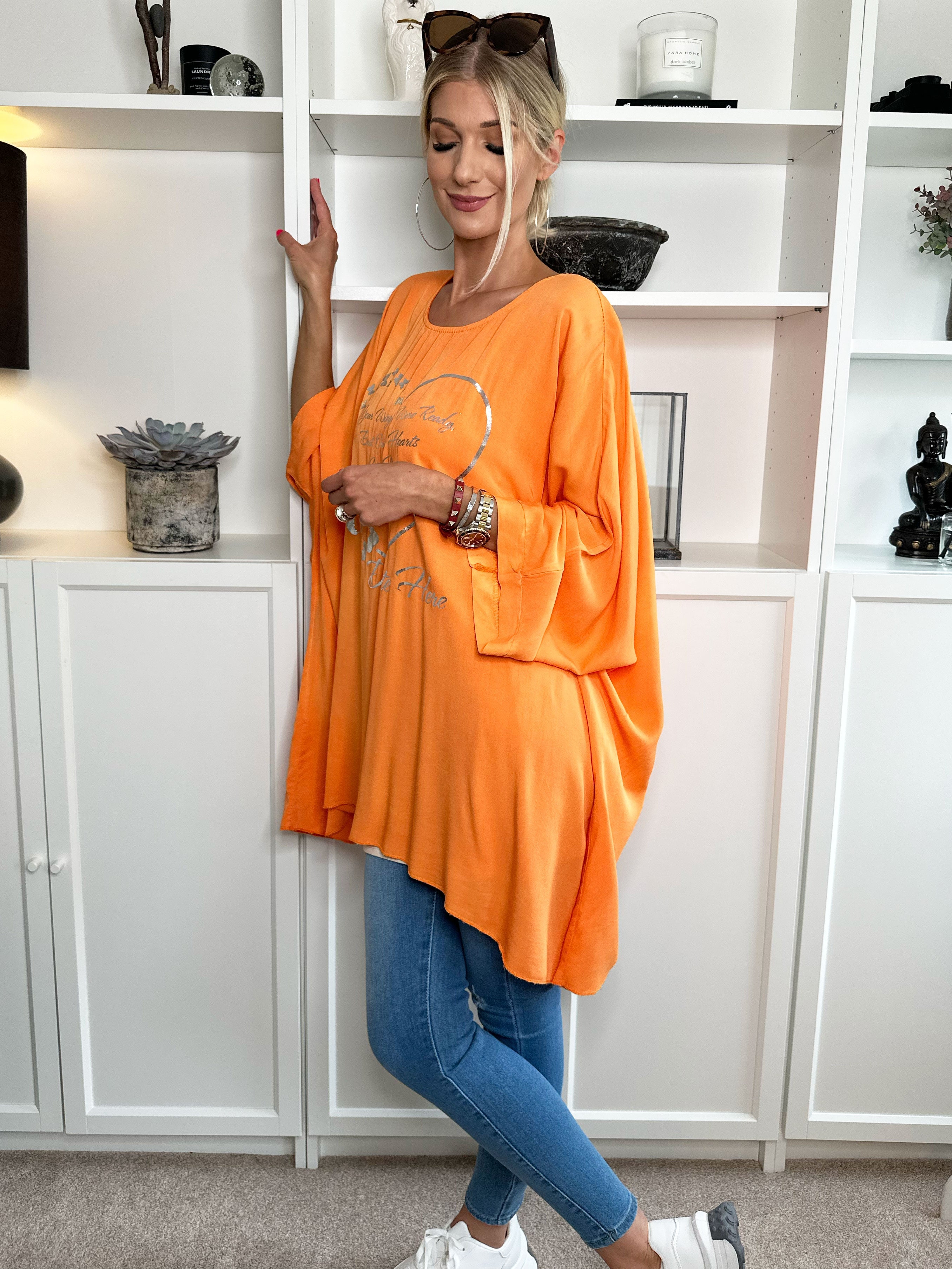 Hope Short - Cool oversize blus med motiv framtill